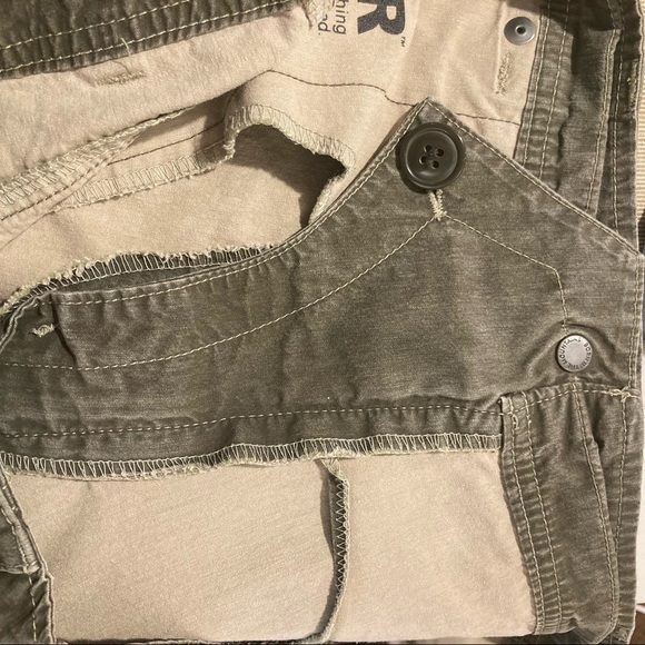 KUHL 38 x 32 Revolvr Vintage Patina Dye Cargo  Style Pockets Comfort Knee Pants - Picture 10 of 16